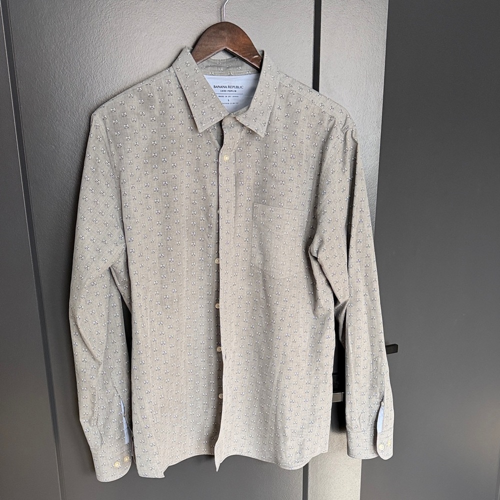 Banana Republic Beige Patterned Button Down Shirt